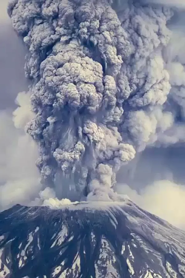 Progla&scaron;en najvi&scaron;i nivo uzbune zbog vukana: Niz erupcija na indonežanskom ostrvu