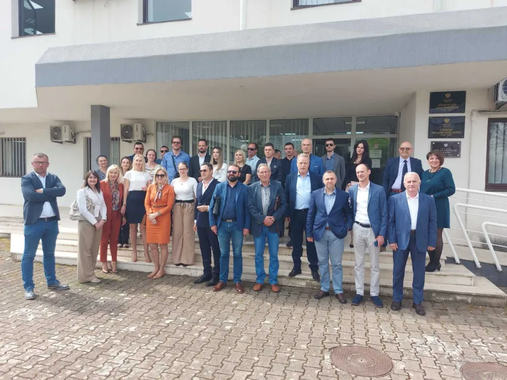 Protest advokata u Ulcinju