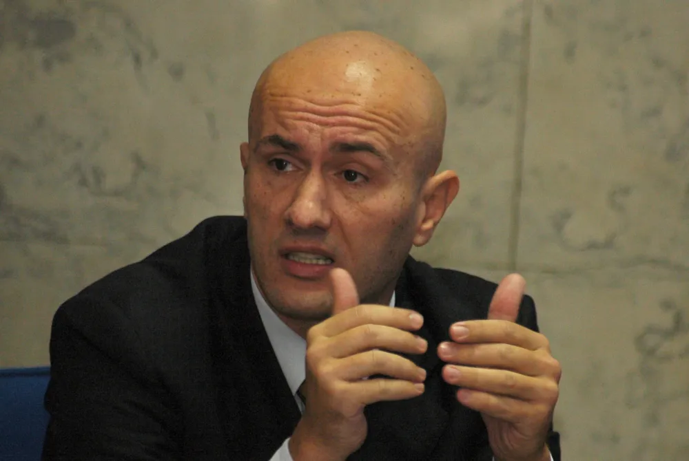 Laković kupio pi&scaron;tolj i auto, na računima ima 85.000 eura