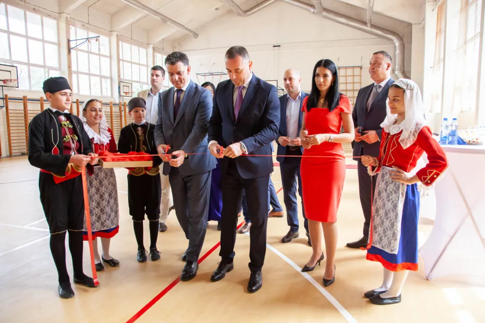 Otvorena renovirana fiskulturna sala u O&Scaron; "Drago Milović" u Tivtu