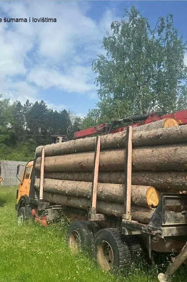 Berane: U Jelovici, uhvaćen i čuvar &scaron;uma sa svojim kamionom