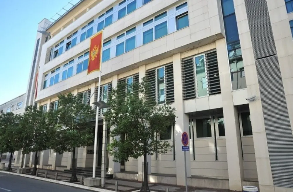 &Scaron;to јe za Kneževića upitno, za Јokovića niјe