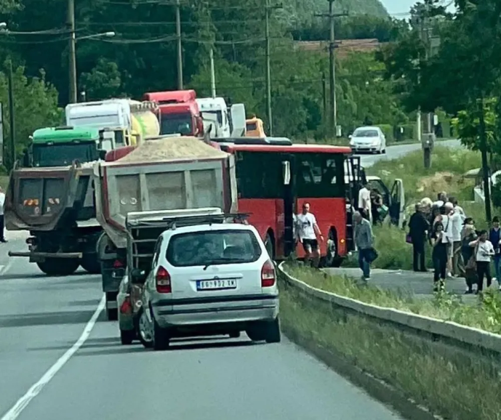 Srbija: Sudar autobusa i kamiona kod Obrenovca - jedna osoba poginula, vi&scaron;e povrijeđenih