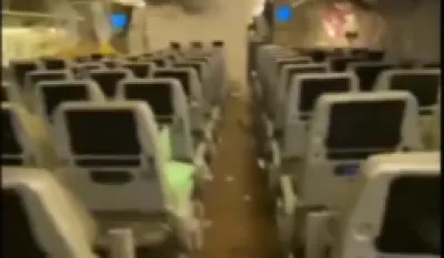 (VIDEO) Avion Singapur erlajnsa upao u oluju, preminuo putnik