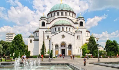 Danas u podne zvoniće zvona na svim hramovima u Srbiji