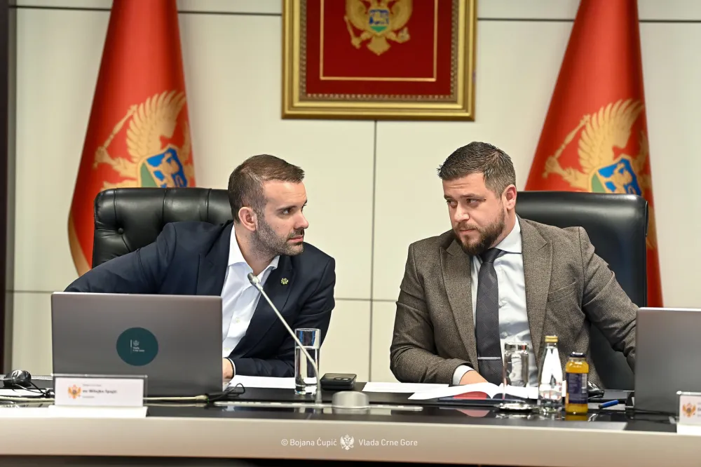 +Zapad podsjeća Vučića da su mu omogućili da krade izbore, vara demokratske principe, ali da to ima svoju cijenu koju sada Srbija i srpski narod moraju da plate
