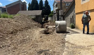 (VIDEO) U ulicama &Scaron;pira Mugo&scaron;e i Đečevića radovi sporo odmiču: Na dva gradili&scaron;ta sedam radnika