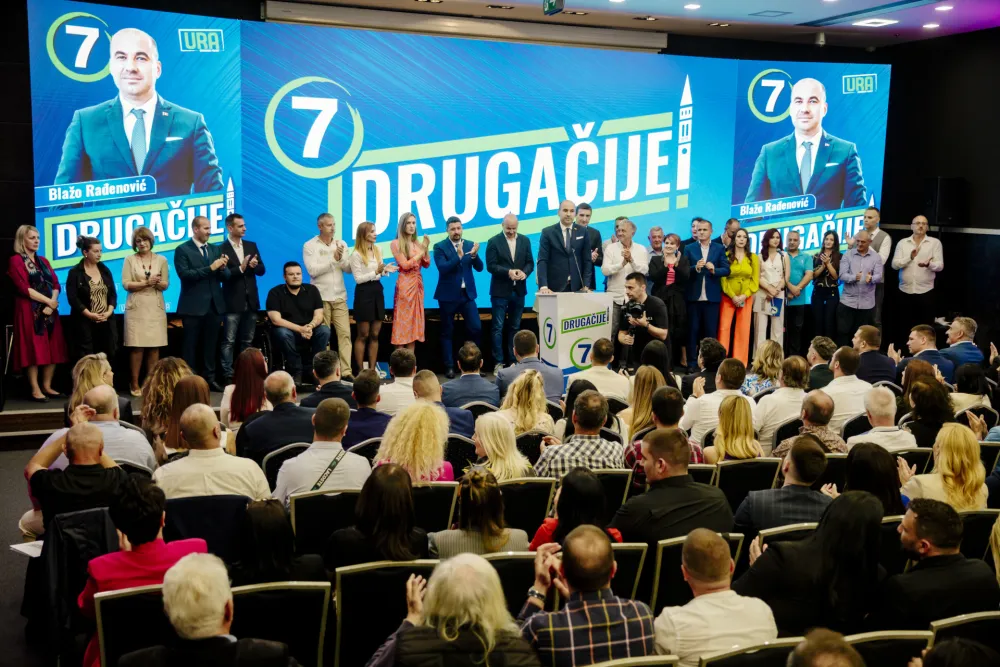Rađenović: Spajić navodno poklanja Luku Budva građanima, a donio Uredbu da Vlada može dio dodijeliti koncesionaru