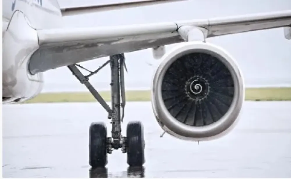 Nasilno poku&scaron;ao ući u pilotsku kabinu aviona koji je letio za Hrvatsku