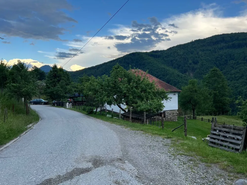 Zacrtana trasa auto-puta od Mate&scaron;eva do Andrijevice&nbsp;ru&scaron;i vi&scaron;e od 50 kuća