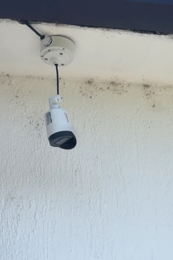 (VIDEO) Vandali uni&scaron;tili imovinu Komunalne policiјe i inspekciјe: Polomljena kamera na obјektu