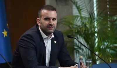 Spajić Kneževiću: Ko ti to baje?