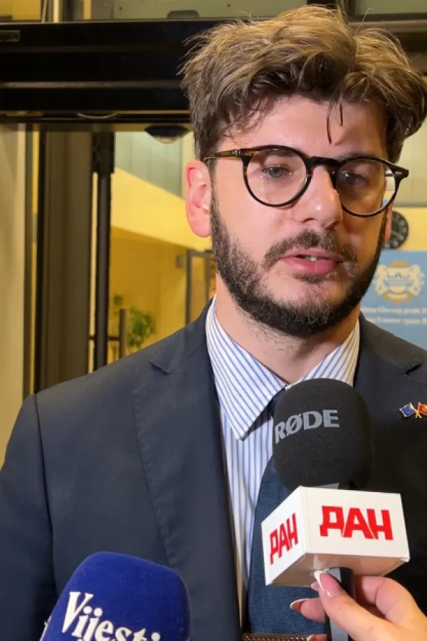Čarapić: Nećemo nikada ćutati na ovakve manipulacije i obmane, Rudović građanima duguje ostavku