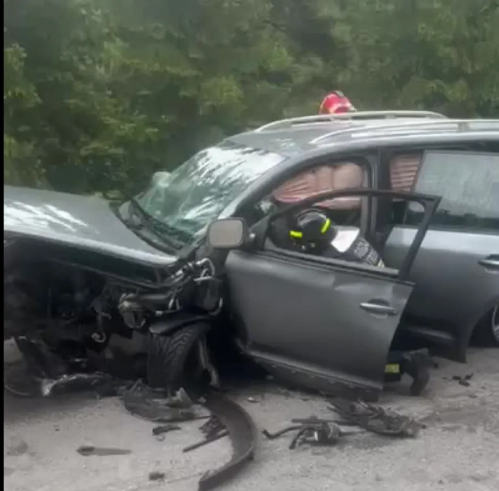 Rožaje: U sudaru&nbsp;povrijeđene četiri osobe, angažovani i vatrogasci