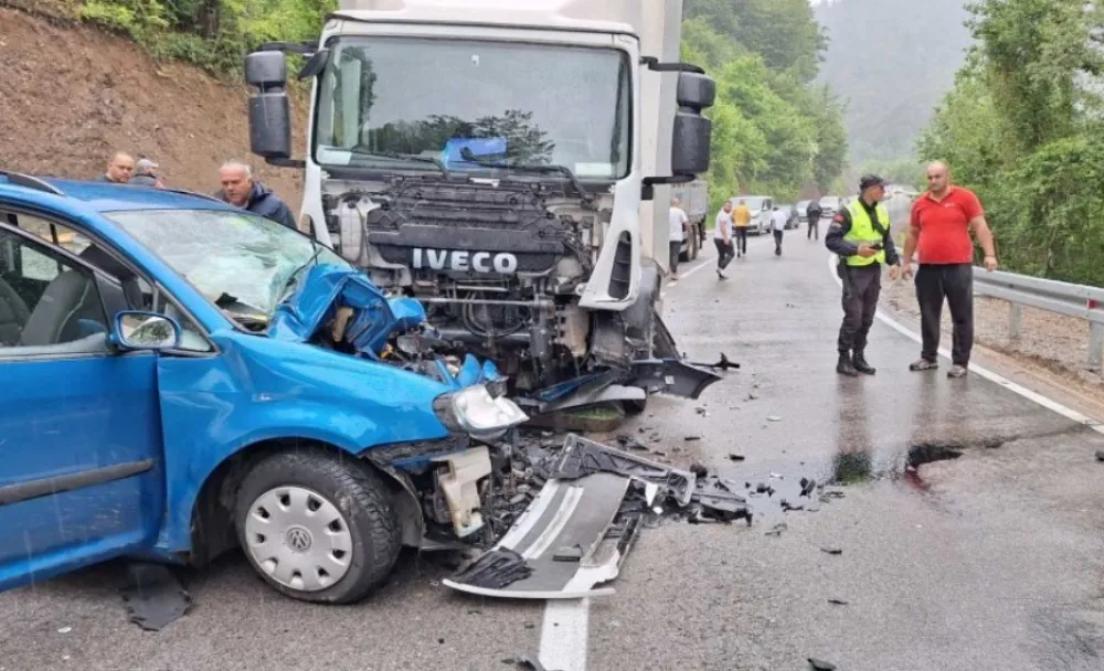 Udes kod Kola&scaron;ina: Stradala jedna osoba, dvije te&scaron;ko povrijeđene