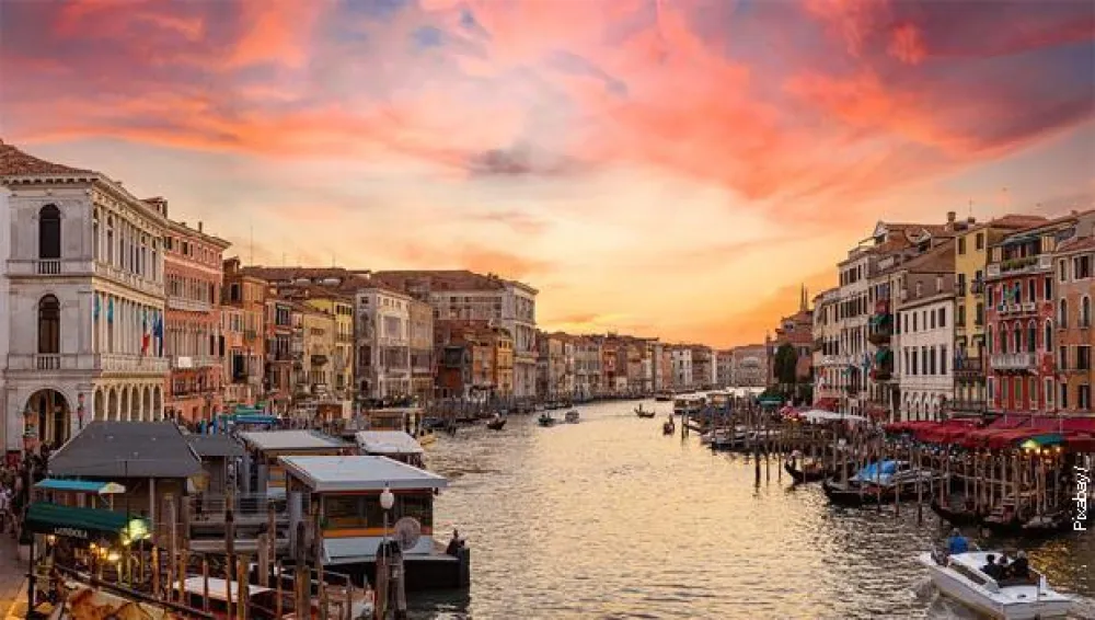Venecija zabranjuje velike turističke grupe i zvučnike zbog prekomjernog turizma