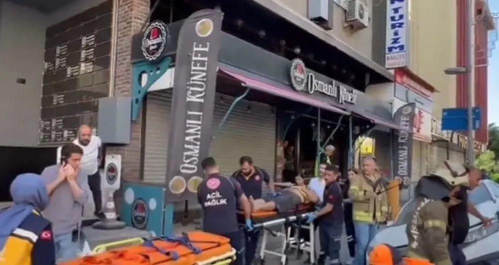 (VIDEO) Sru&scaron;ila se zgrada u Istanbulu, vi&scaron;e ljudi zarobljeno ispod ru&scaron;evina