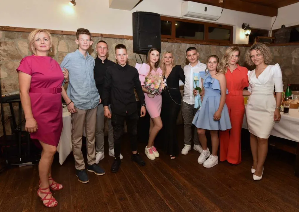 (FOTO) Polumatursko veče O&Scaron; "Vlado Milić" i O&Scaron; "Savo Kažić"