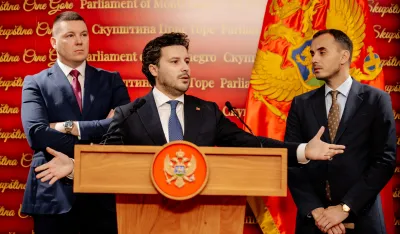 URA: Za Mrkića pitajte Lakovića, za Davidovića Krivokapića, a za &scaron;verc cigareta Golubovića