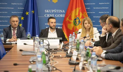 Članovi Komisije za praćenje postupka privatizacije idu sa Muјovićem u posјetu Željezari