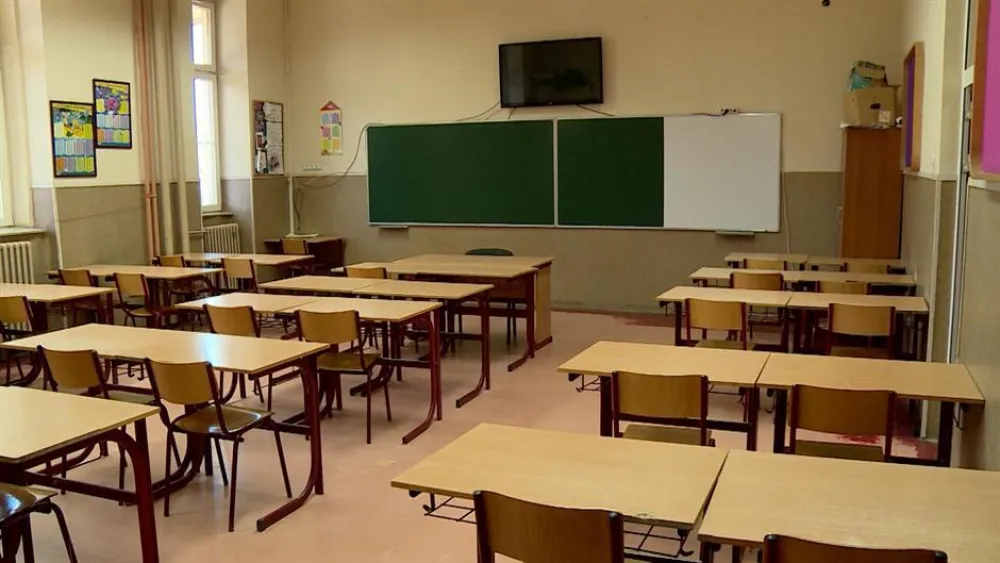 Devetogodi&scaron;nja djevojčica polaže prijemni ispit za upis na fakultet u Francuskoj