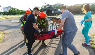 (FOTO) Vojska CG u akciji spa&scaron;avanja: Helikopterom transportovali te&scaron;ko povrijeđenu ženu