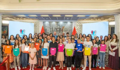 Prdjednik Skup&scaron;tine sa polaznicima 13. generacije Demokratskih radionica