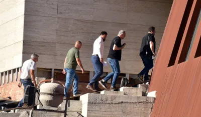 (FOTO/VIDEO) SPO nastavlja pretres "ničije kuće"
