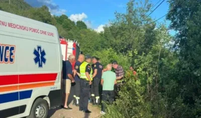 Vozilo sletjelo sa puta kod Nik&scaron;ića, povrijeđena dva mu&scaron;karca