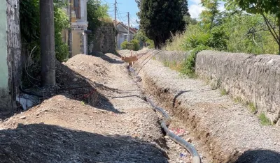 Vraćaјu se radnici u Ulicu &Scaron;pira Mugo&scaron;e: Stiže kanalizaciјa za 90 metara saobraćaјnice