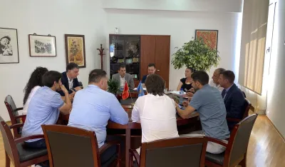 Komnenović sa Ivanovićem i Perunovićem: Stabilno snabdijevanje Tivta strujom je imperativ