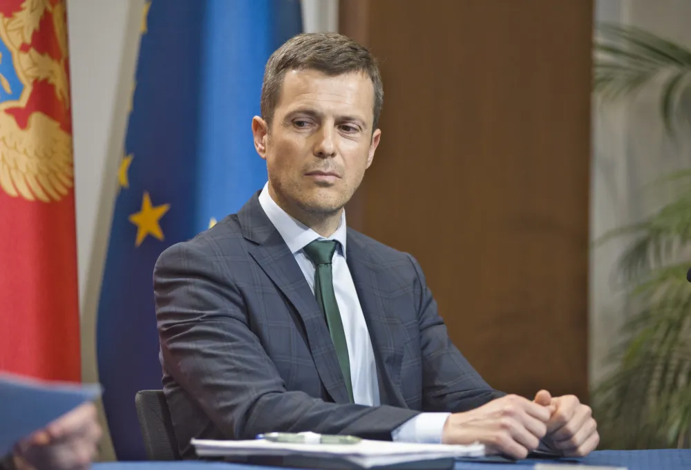 Mujović najavio novi projekat Željezare: Proizvodiće eloksiranu bravariju po povoljnim cijenama
