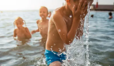 Vrućina, ljeto, kupanje, visoke temperature, djeca, plaža