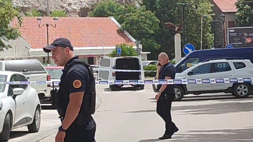 Predsjednik Vlade Crne Gore Milojko Spajić zakazao je danas (petak, 21. jun) za 20.30 sati sjednicu Vijeća za nacionalnu bezbjednost u cilju razmatranja trenutne bezbjednosne situacije u Crnoj Gori, a povodom jučera&scaron;njih događaja na Cetinju.