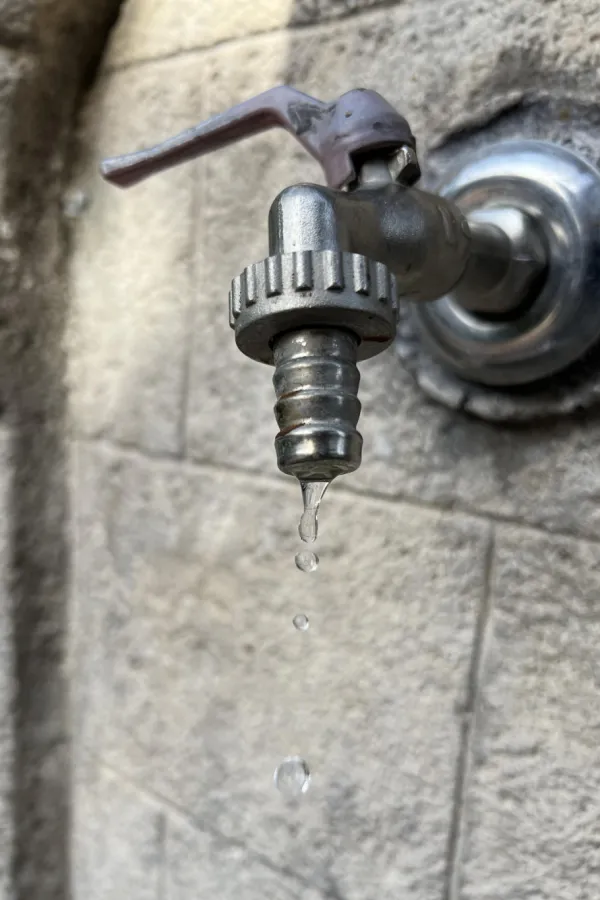 Прокувати воду прије употребе