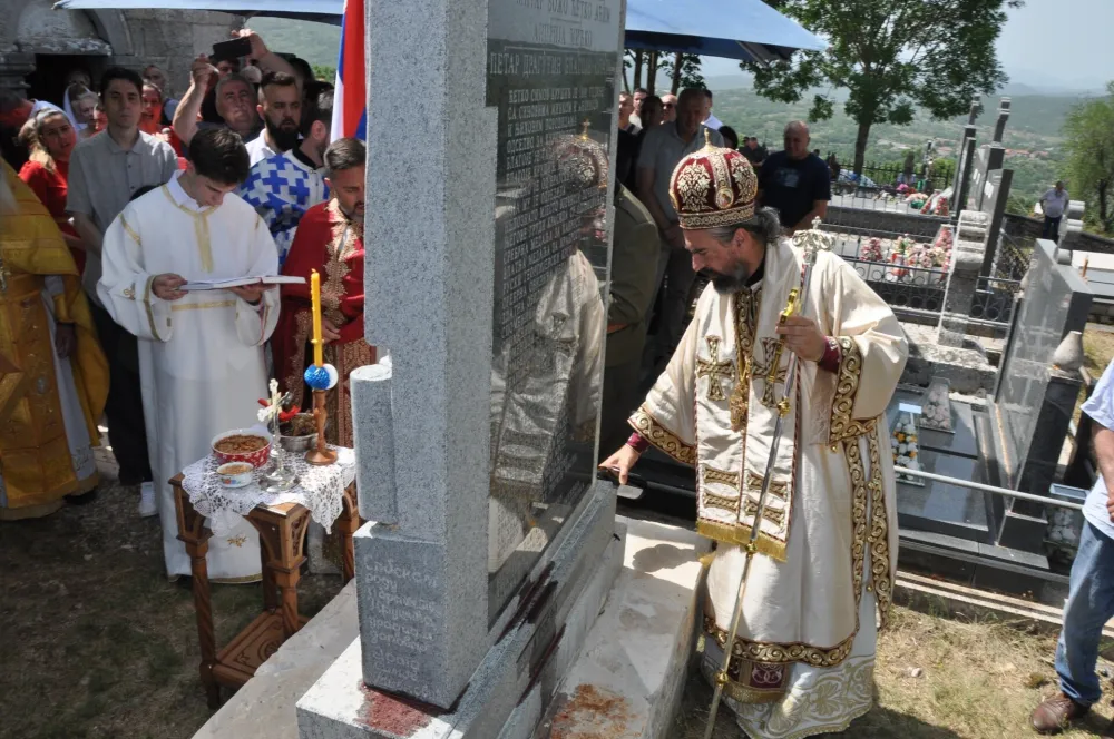 U rodnim Banjanima spomenik vitezu "Gvozdenog puka"