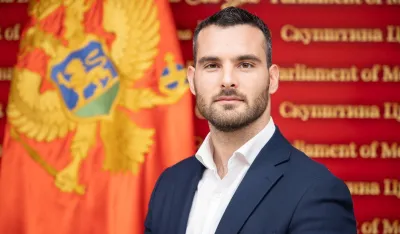 TOnči Janović, PES