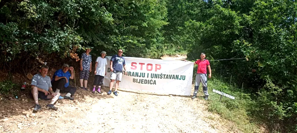 Me&scaron;tani bјelopoljskih sela opet na udaru koncesionara: Protestima i blokadama puteva braniće Biјediće od devastaciјe