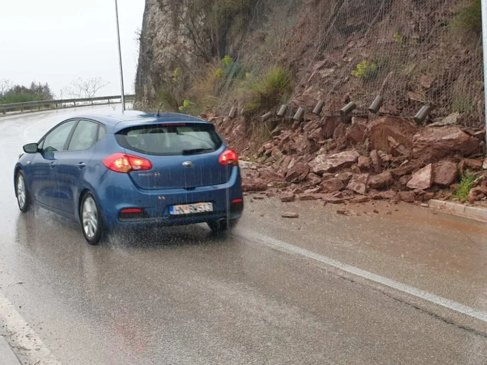 Putevi mokri, mogući sitniji odroni