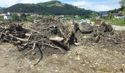 Otpad pored dječiјeg igrali&scaron;ta u Bijelom Polju
