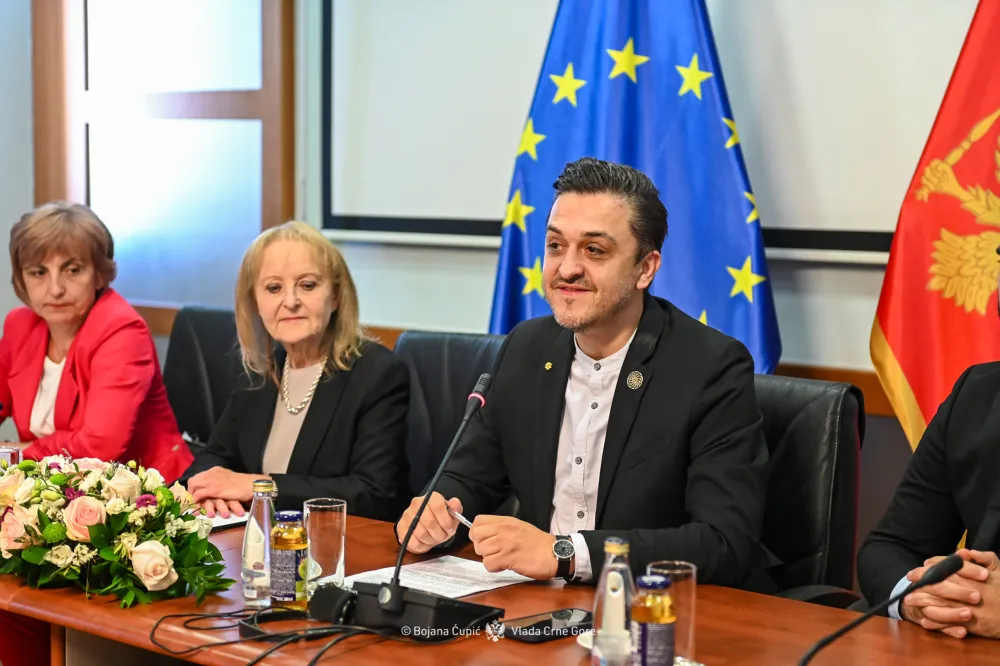 Kredit od 12 miliona eura za pobolj&scaron;anje energetske efikasnosti u KCCG i bolnicama na Cetinju i u Bijelom Polju