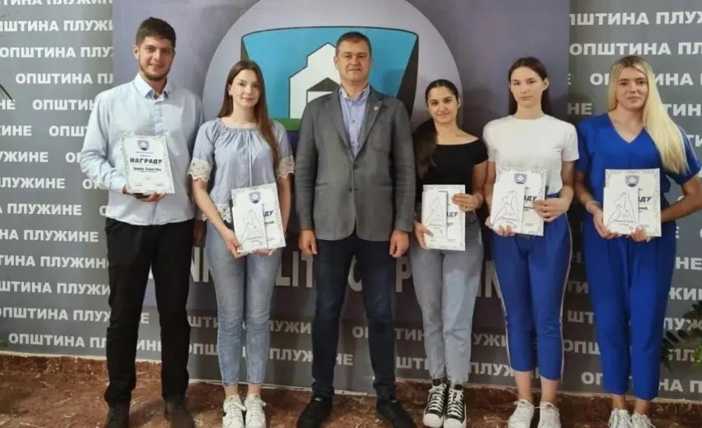 Uručene diplome Luča pivskim srednjo&scaron;kolcima