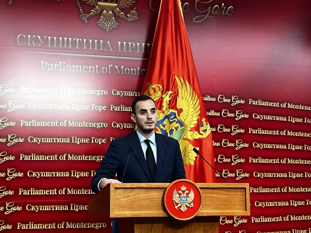 Konatar: Spajić sinoć bio u Podgorici,&nbsp;izlaz iz&nbsp;galimatijasa je&nbsp;organizovanje novih izbora