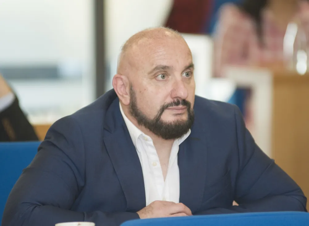 Izvinjenje čitaocima i Aleksandru Sa&scaron;i Zekoviću