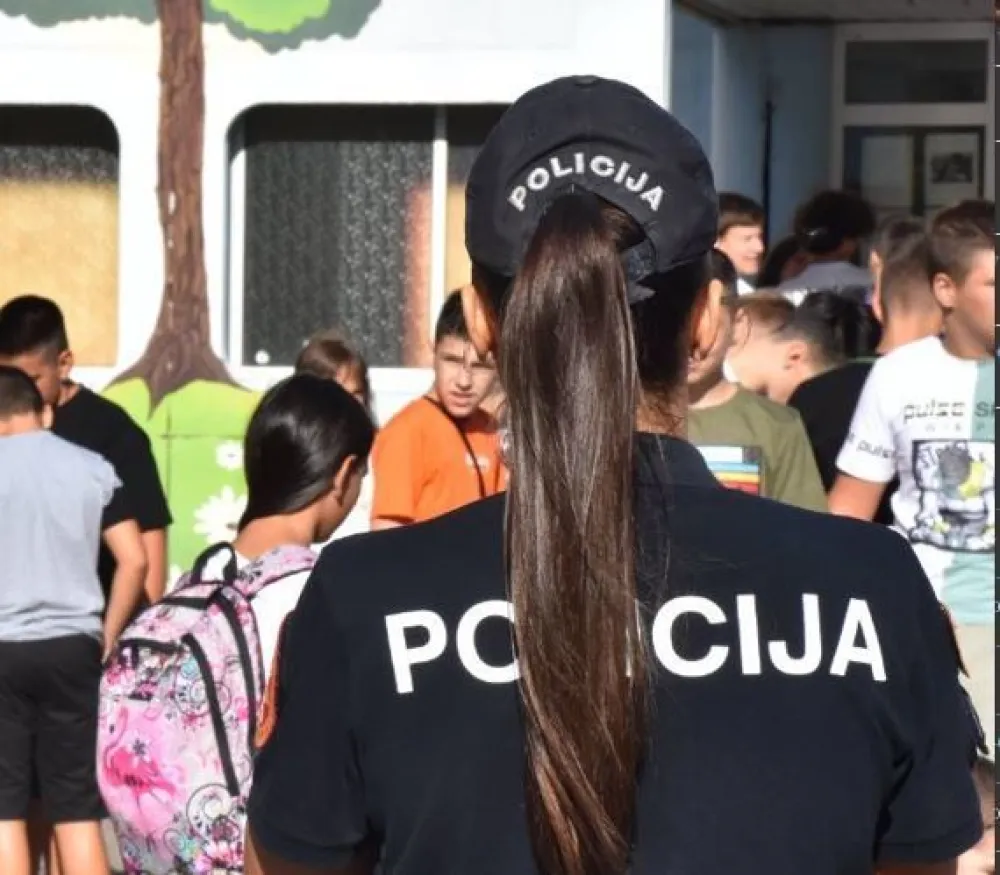 Policajka, Ilustracija
