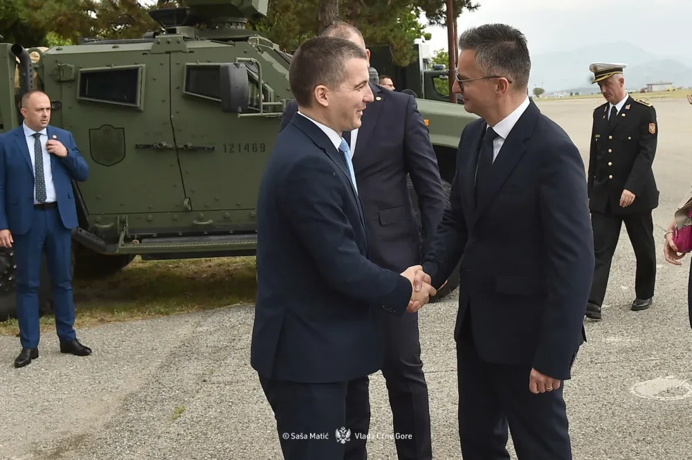 Bečić: Nabavka bespilotnih letjelica je velika stvar za modernizaciju Vojske Crne Gore