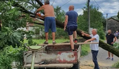 Mje&scaron;tani saniraju posledice nevremena (Foto DPS)