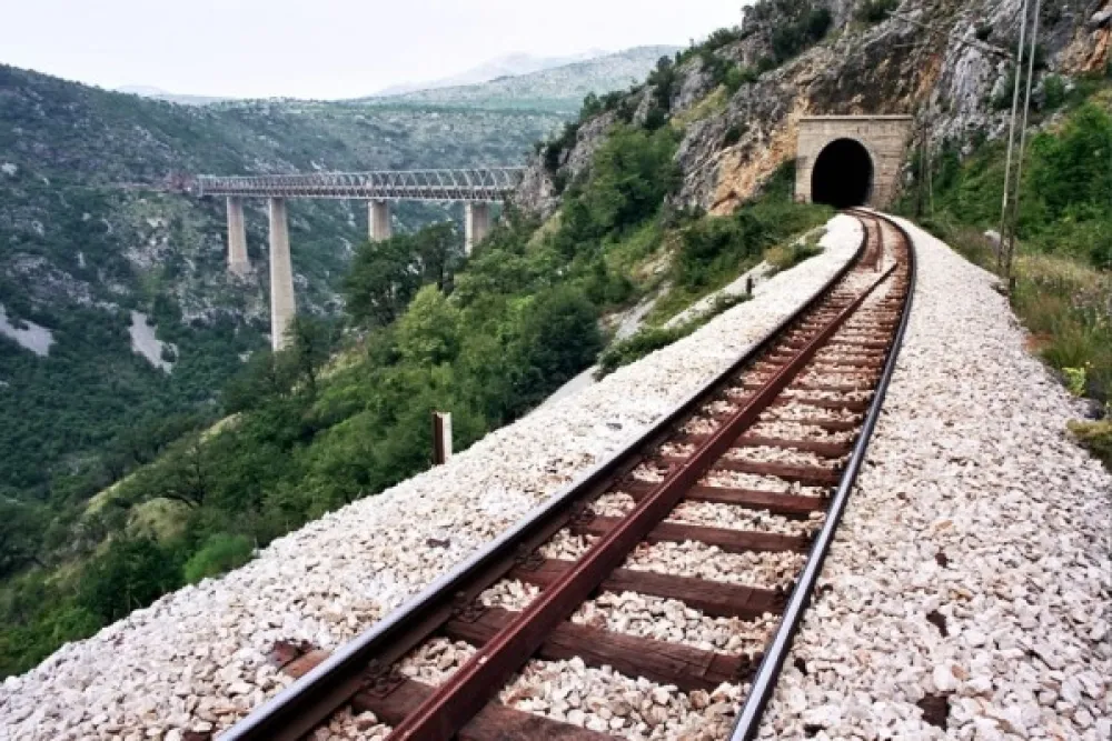 Udes u Baru, kamion zavr&scaron;io na &scaron;inama