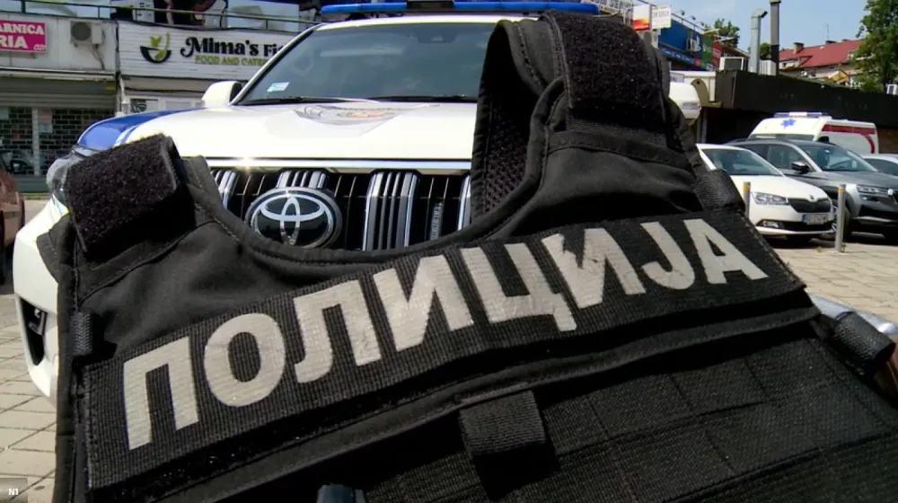 Ilustracija srpska policija