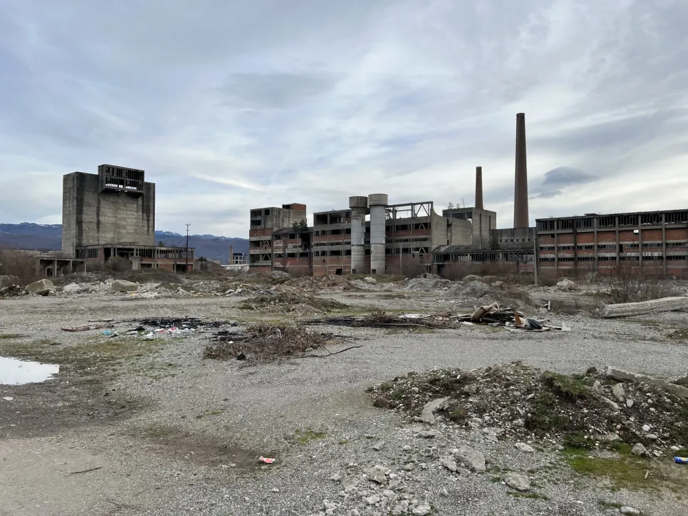 Napu&scaron;tene fabrike jo&scaron; kriju opasne hemikalije